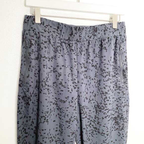 Z by Zella Expression Gray Black Splatter Pants Zip Pocket Cropped Print Medium - Picture 3 of 9